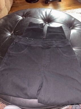 Black Pants that fit like Jeggings with a little stretch